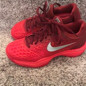 Nike shoes woman size 6